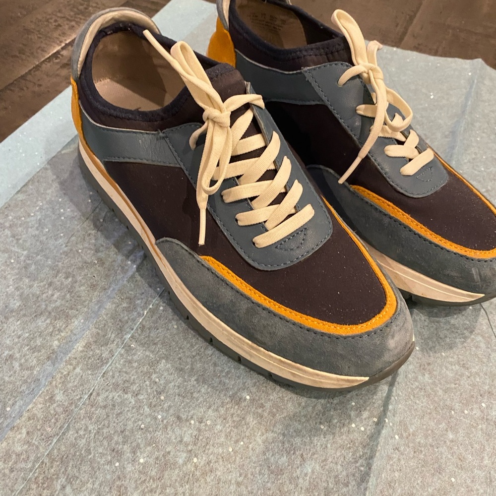 Sz 10.5 Stylish Sneakers in Blue and Orange